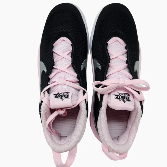 Nike Girls Basketball Sneakers Team Hustle Black Pink Girls Size 6 New In Box - Picture 3 of 12